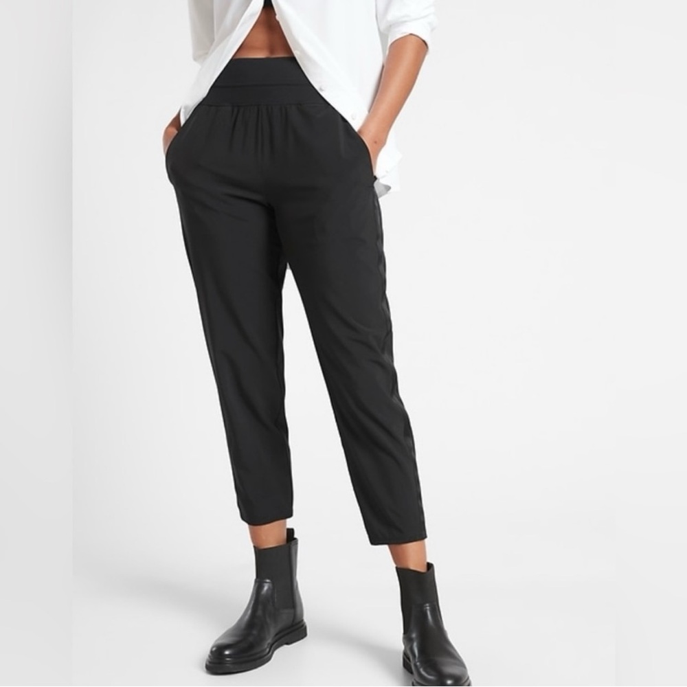 Athleta Nikita Slim Tuxedo Tapered Cropped Pant Size 4